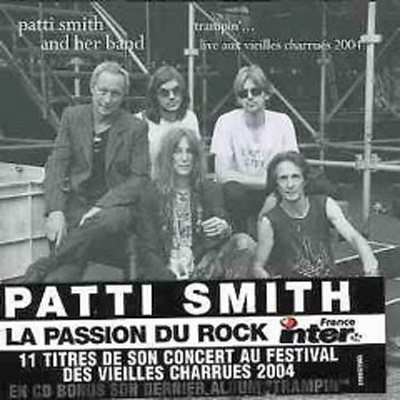 46pattismithandherband